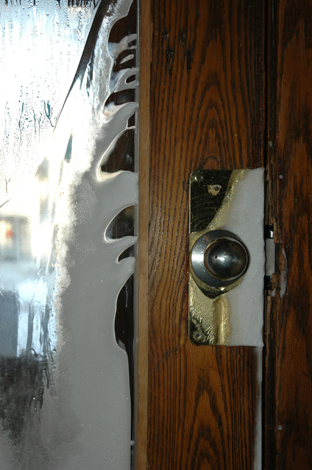 frozen_knob_web